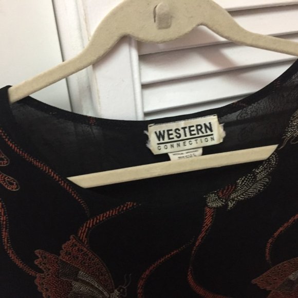 NEW LISTING Butterflies and flowers - Picture 3 of 4